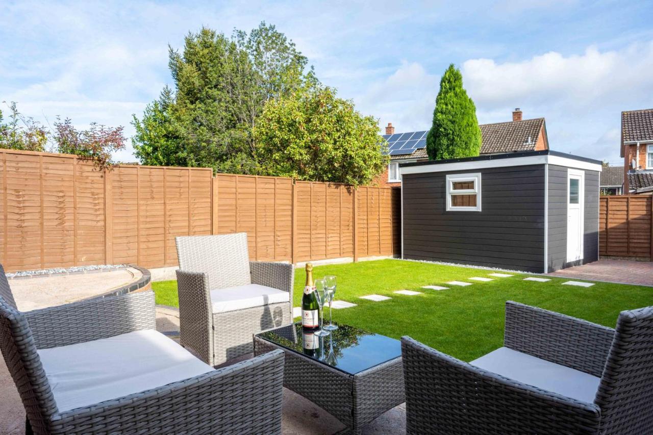 The Oaklands - Luxury Spacious 6-Bed, Near Solihull, Birmingham City, Jlr, Nec, Airport, Resorts World, Hs2 Bagian luar foto