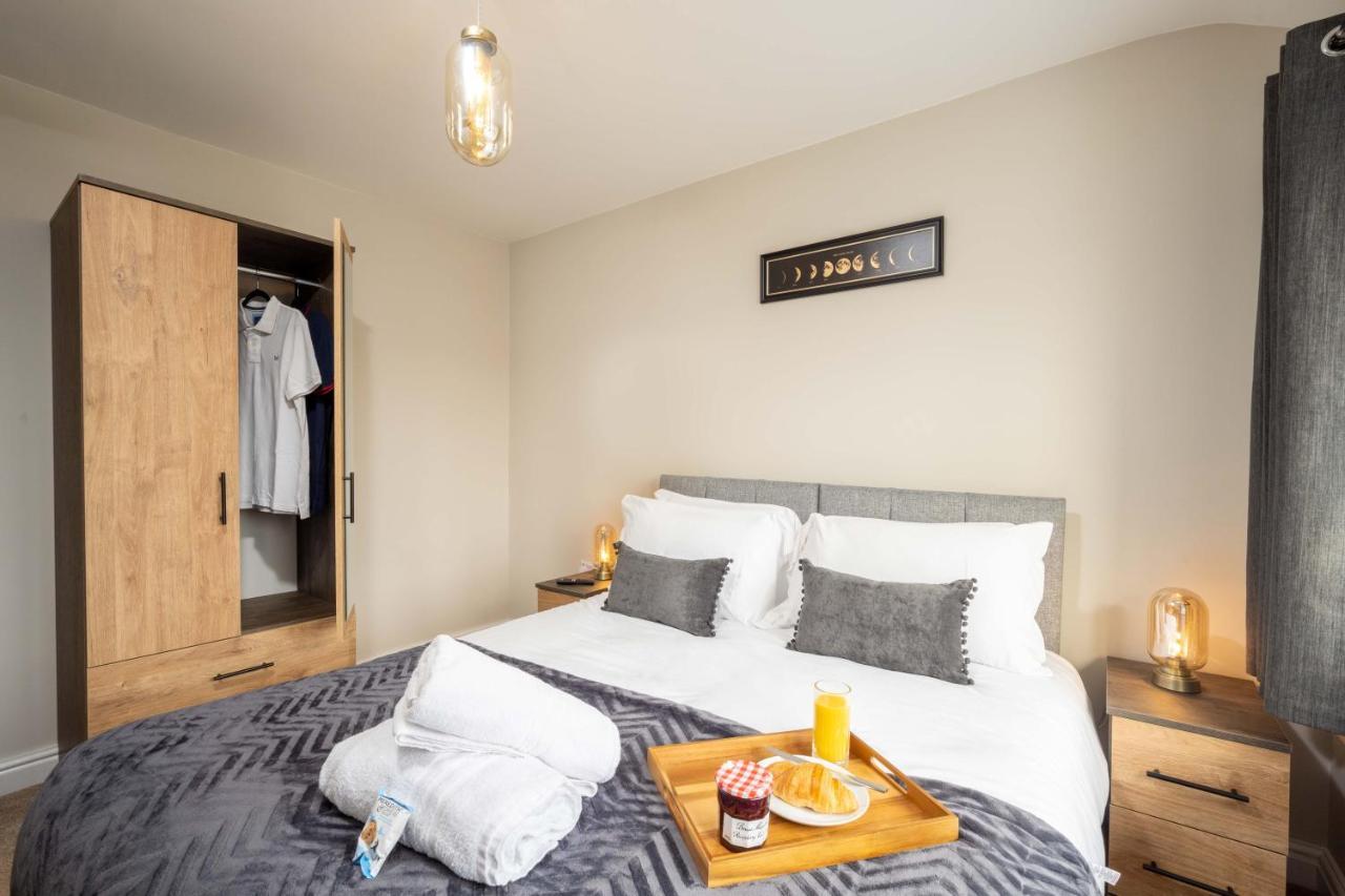 The Oaklands - Luxury Spacious 6-Bed, Near Solihull, Birmingham City, Jlr, Nec, Airport, Resorts World, Hs2 Bagian luar foto