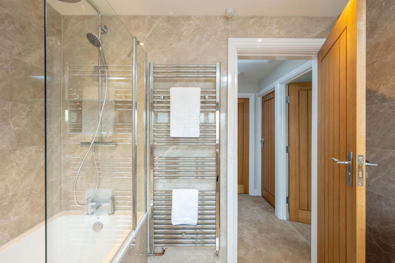 The Oaklands - Luxury Spacious 6-Bed, Near Solihull, Birmingham City, Jlr, Nec, Airport, Resorts World, Hs2 Bagian luar foto