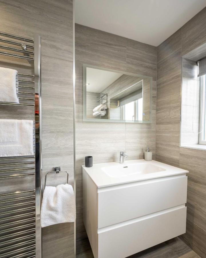 The Oaklands - Luxury Spacious 6-Bed, Near Solihull, Birmingham City, Jlr, Nec, Airport, Resorts World, Hs2 Bagian luar foto